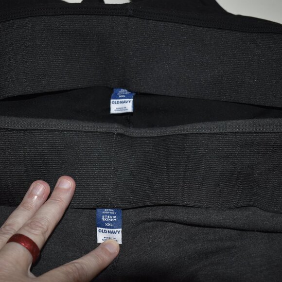 2 pairs Extra High Waisted Stevvie Skinny Pants - Old Navy - Sz XXL (18/20) - Picture 3 of 3